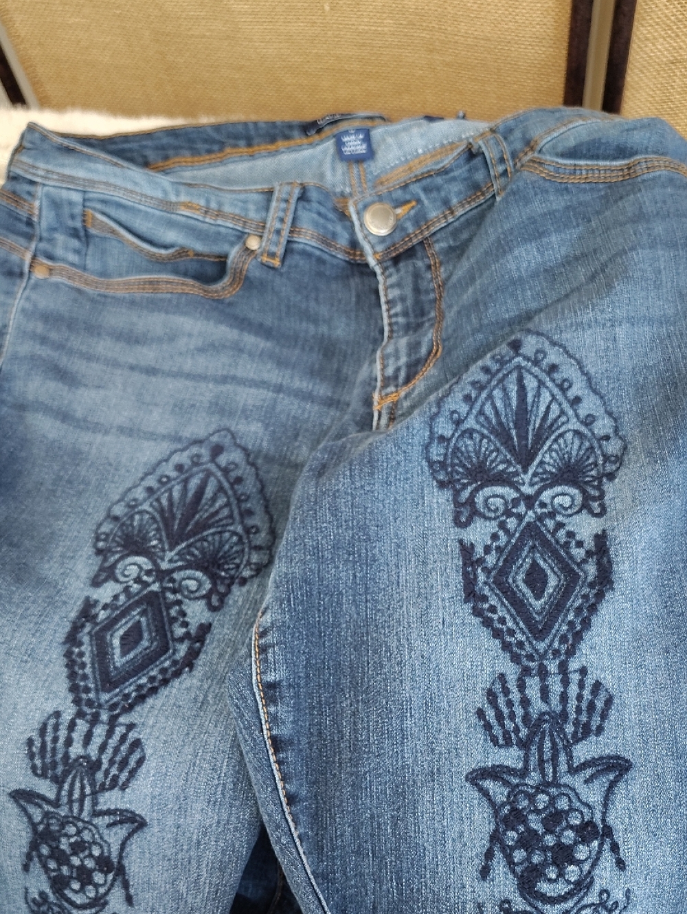 Bandolino, Embroidered Skinny Jeans - Picture 5 of 6
